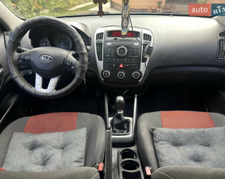Синій Кіа Сід, об'ємом двигуна 1.4 л та пробігом 249 тис. км за 7200 $, фото 17 на Automoto.ua