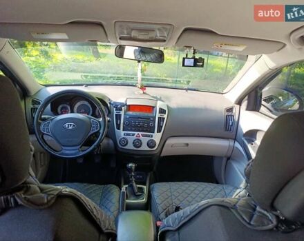 Синий Киа Сид, объемом двигателя 1.59 л и пробегом 208 тыс. км за 5700 $, фото 7 на Automoto.ua