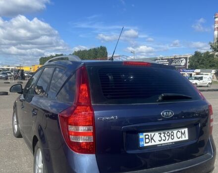 Киа Сид 2007 в Черкассах на Automoto.ua Синий Киа Сид, объемом двигателя 1.6 л и пробегом 220 тыс. км за 5700 $, фото 2 на Automoto.ua