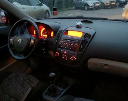 Синій Кіа Сід, об'ємом двигуна 1.59 л та пробігом 252 тис. км за 3950 $, фото 7 на Automoto.ua