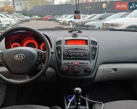 Синий Киа Сид, объемом двигателя 1.59 л и пробегом 251 тыс. км за 4250 $, фото 9 на Automoto.ua