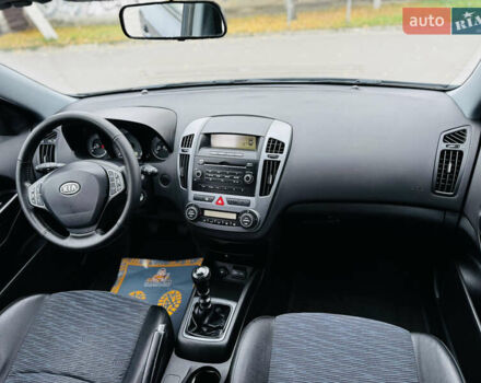 Синій Кіа Сід, об'ємом двигуна 1.6 л та пробігом 270 тис. км за 5450 $, фото 23 на Automoto.ua