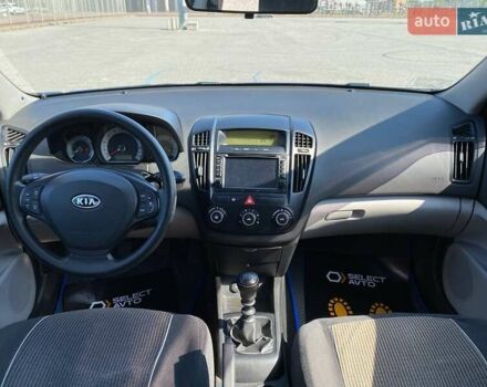 Синий Киа Сид, объемом двигателя 1.6 л и пробегом 178 тыс. км за 6490 $, фото 10 на Automoto.ua