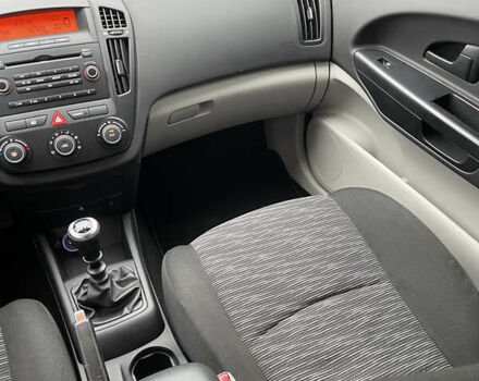 Синий Киа Сид, объемом двигателя 1.4 л и пробегом 200 тыс. км за 6200 $, фото 15 на Automoto.ua