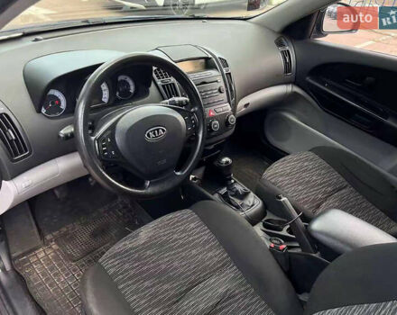 Синий Киа Сид, объемом двигателя 1.59 л и пробегом 144 тыс. км за 5850 $, фото 8 на Automoto.ua