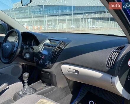 Синий Киа Сид, объемом двигателя 1.6 л и пробегом 178 тыс. км за 6490 $, фото 16 на Automoto.ua