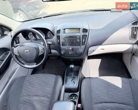 Синий Киа Сид, объемом двигателя 1.6 л и пробегом 178 тыс. км за 5200 $, фото 19 на Automoto.ua