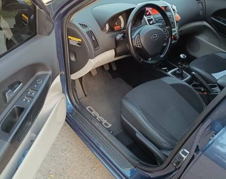 Синій Кіа Сід, об'ємом двигуна 1.6 л та пробігом 69 тис. км за 8000 $, фото 3 на Automoto.ua