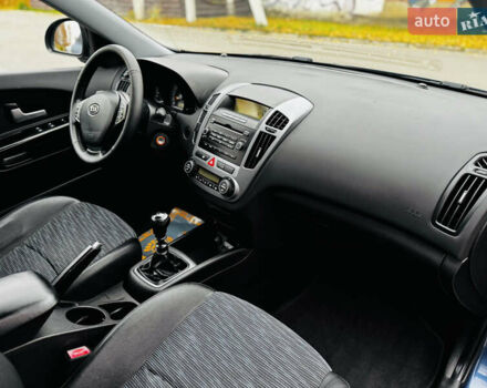 Синій Кіа Сід, об'ємом двигуна 1.6 л та пробігом 270 тис. км за 5450 $, фото 28 на Automoto.ua