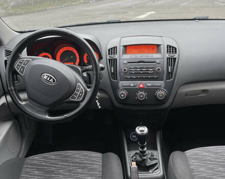 Синий Киа Сид, объемом двигателя 1.4 л и пробегом 200 тыс. км за 6200 $, фото 18 на Automoto.ua