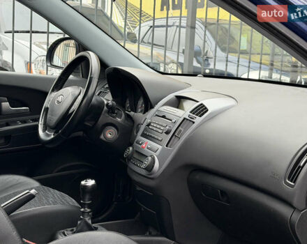 Синий Киа Сид, объемом двигателя 1.4 л и пробегом 228 тыс. км за 6500 $, фото 14 на Automoto.ua