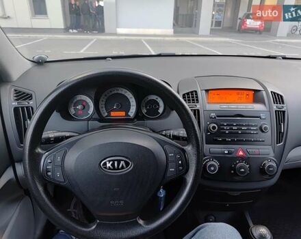 Синій Кіа Сід, об'ємом двигуна 1.59 л та пробігом 152 тис. км за 6900 $, фото 8 на Automoto.ua