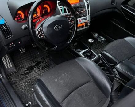 Синий Киа Сид, объемом двигателя 1.6 л и пробегом 350 тыс. км за 2450 $, фото 1 на Automoto.ua