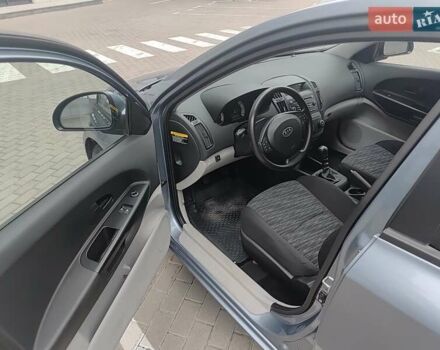 Синій Кіа Сід, об'ємом двигуна 1.59 л та пробігом 152 тис. км за 6900 $, фото 11 на Automoto.ua