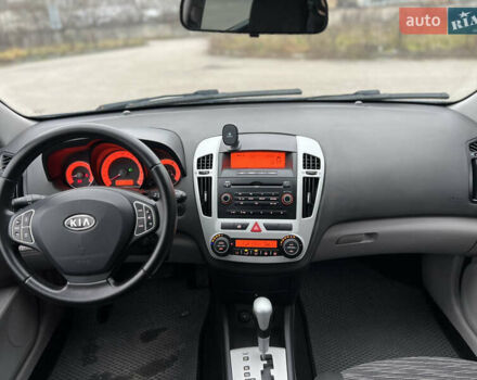 Синій Кіа Сід, об'ємом двигуна 1.59 л та пробігом 220 тис. км за 6200 $, фото 8 на Automoto.ua