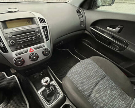 Синій Кіа Сід, об'ємом двигуна 1.6 л та пробігом 279 тис. км за 5200 $, фото 6 на Automoto.ua