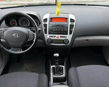 Синий Киа Сид, объемом двигателя 2.02 л и пробегом 285 тыс. км за 4800 $, фото 8 на Automoto.ua