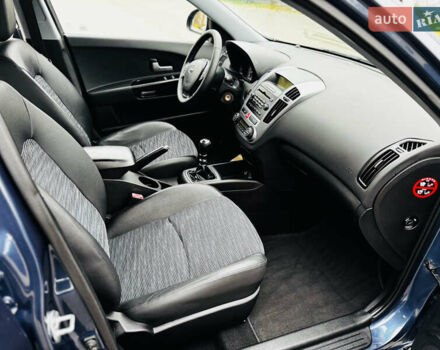 Синій Кіа Сід, об'ємом двигуна 1.6 л та пробігом 270 тис. км за 5450 $, фото 26 на Automoto.ua