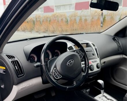 Синій Кіа Сід, об'ємом двигуна 1.6 л та пробігом 252 тис. км за 6500 $, фото 7 на Automoto.ua
