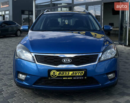 Синий Киа Сид, объемом двигателя 1.58 л и пробегом 325 тыс. км за 5600 $, фото 1 на Automoto.ua