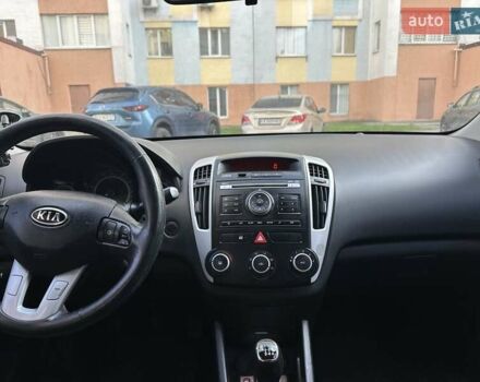 Синий Киа Сид, объемом двигателя 1.58 л и пробегом 285 тыс. км за 4900 $, фото 11 на Automoto.ua