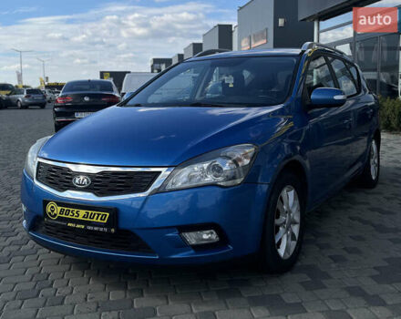 Синий Киа Сид, объемом двигателя 1.58 л и пробегом 325 тыс. км за 5600 $, фото 2 на Automoto.ua