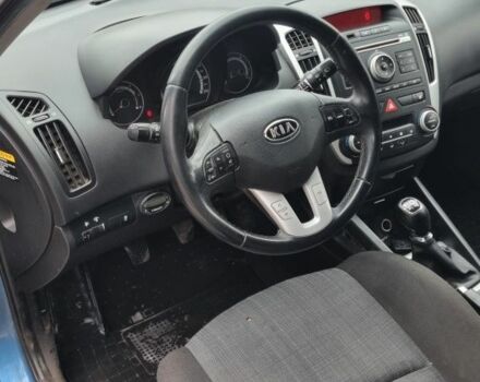 Синий Киа Сид, объемом двигателя 1.6 л и пробегом 350 тыс. км за 5300 $, фото 7 на Automoto.ua