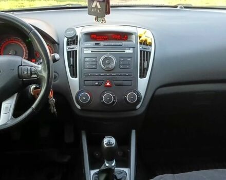 Синий Киа Сид, объемом двигателя 1.6 л и пробегом 250 тыс. км за 6600 $, фото 3 на Automoto.ua