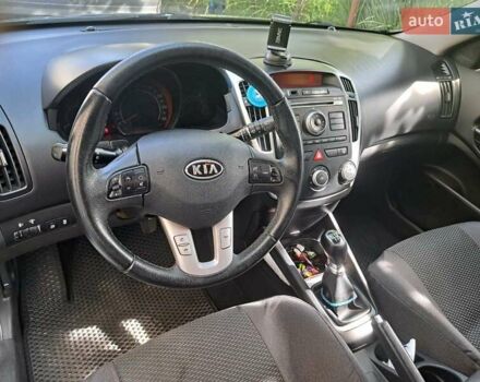 Синий Киа Сид, объемом двигателя 1.6 л и пробегом 194 тыс. км за 7000 $, фото 5 на Automoto.ua