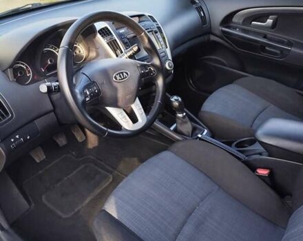 Синій Кіа Сід, об'ємом двигуна 1.4 л та пробігом 217 тис. км за 6000 $, фото 12 на Automoto.ua