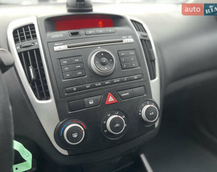 Синий Киа Сид, объемом двигателя 1.4 л и пробегом 210 тыс. км за 5250 $, фото 24 на Automoto.ua