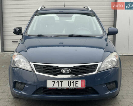 Синий Киа Сид, объемом двигателя 1.4 л и пробегом 210 тыс. км за 5250 $, фото 1 на Automoto.ua