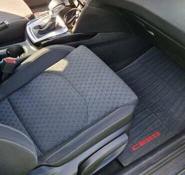 Синий Киа Сид, объемом двигателя 0 л и пробегом 225 тыс. км за 12192 $, фото 11 на Automoto.ua