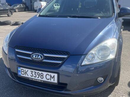 Синий Киа Сид, объемом двигателя 1.6 л и пробегом 220 тыс. км за 6000 $, фото 1 на Automoto.ua
