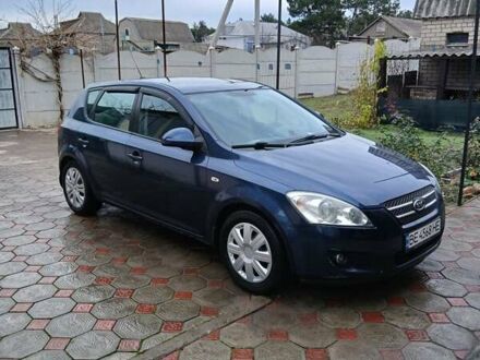 Синий Киа Сид, объемом двигателя 2 л и пробегом 215 тыс. км за 3850 $, фото 1 на Automoto.ua