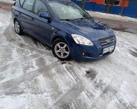 Синій Кіа Сід, об'ємом двигуна 2 л та пробігом 300 тис. км за 3750 $, фото 1 на Automoto.ua