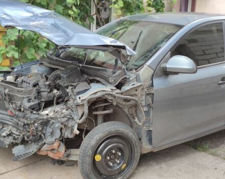 Синій Кіа Сід, об'ємом двигуна 1.6 л та пробігом 300 тис. км за 1400 $, фото 1 на Automoto.ua
