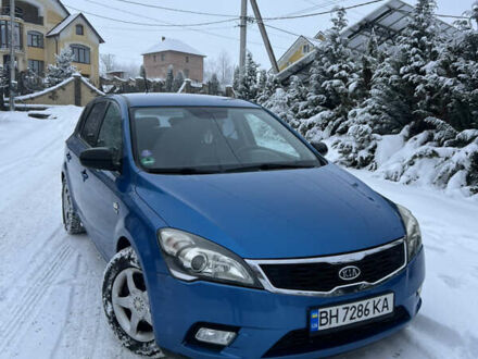 Синий Киа Сид, объемом двигателя 1.4 л и пробегом 203 тыс. км за 5800 $, фото 1 на Automoto.ua