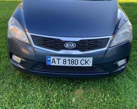 Синий Киа Сид, объемом двигателя 1.58 л и пробегом 280 тыс. км за 5500 $, фото 1 на Automoto.ua