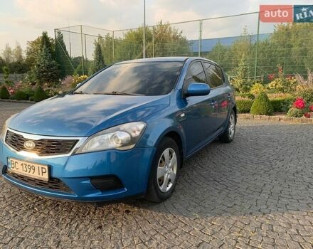 Синий Киа Сид, объемом двигателя 1.4 л и пробегом 265 тыс. км за 5700 $, фото 1 на Automoto.ua