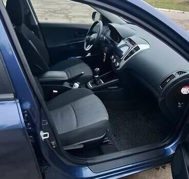 Синий Киа Сид, объемом двигателя 1.4 л и пробегом 255 тыс. км за 6500 $, фото 1 на Automoto.ua