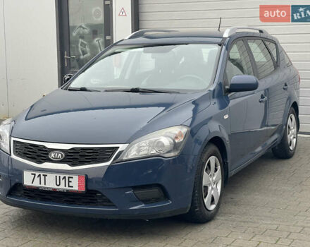 Синий Киа Сид, объемом двигателя 1.4 л и пробегом 210 тыс. км за 5250 $, фото 1 на Automoto.ua