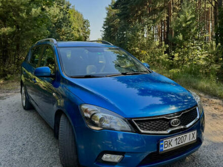 Киа Сид 2012 в Остоге на Automoto.ua Синий Киа Сид, объемом двигателя 1.58 л и пробегом 220 тыс. км за 7100 $, фото 1 на Automoto.ua