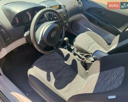Зелений Кіа Сід, об'ємом двигуна 1.59 л та пробігом 172 тис. км за 5000 $, фото 3 на Automoto.ua
