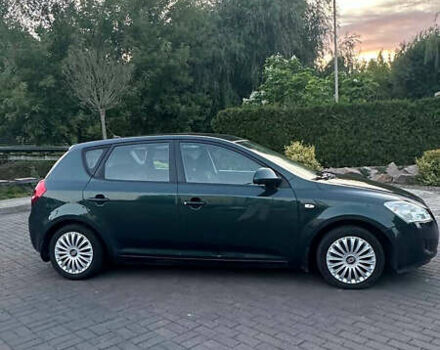 Зеленый Киа Сид, объемом двигателя 1.4 л и пробегом 211 тыс. км за 4900 $, фото 2 на Automoto.ua