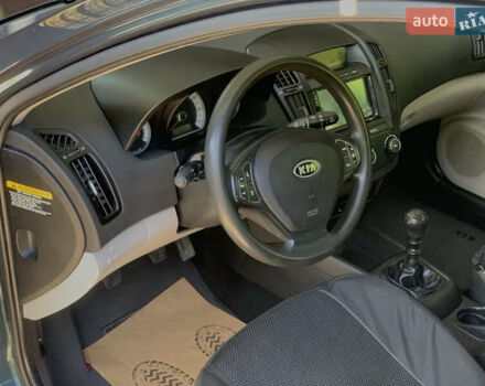 Зеленый Киа Сид, объемом двигателя 1.4 л и пробегом 211 тыс. км за 4900 $, фото 7 на Automoto.ua