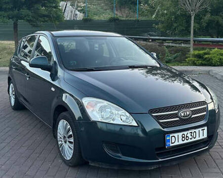 Зеленый Киа Сид, объемом двигателя 1.4 л и пробегом 211 тыс. км за 4900 $, фото 1 на Automoto.ua