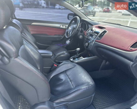Белый Киа Cerato KOUP, объемом двигателя 2 л и пробегом 125 тыс. км за 8150 $, фото 6 на Automoto.ua
