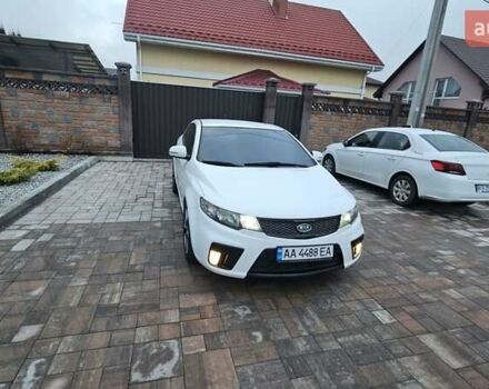 Белый Киа Cerato KOUP, объемом двигателя 2 л и пробегом 138 тыс. км за 8300 $, фото 2 на Automoto.ua