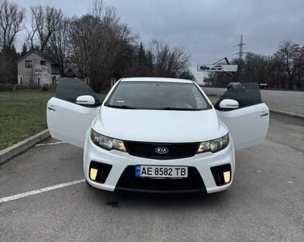 Білий Кіа Cerato KOUP, об'ємом двигуна 2 л та пробігом 174 тис. км за 8500 $, фото 10 на Automoto.ua